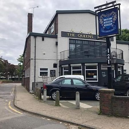 The Queens Hostel London Exterior photo