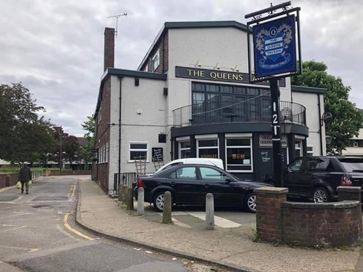 The Queens Hostel London Exterior photo