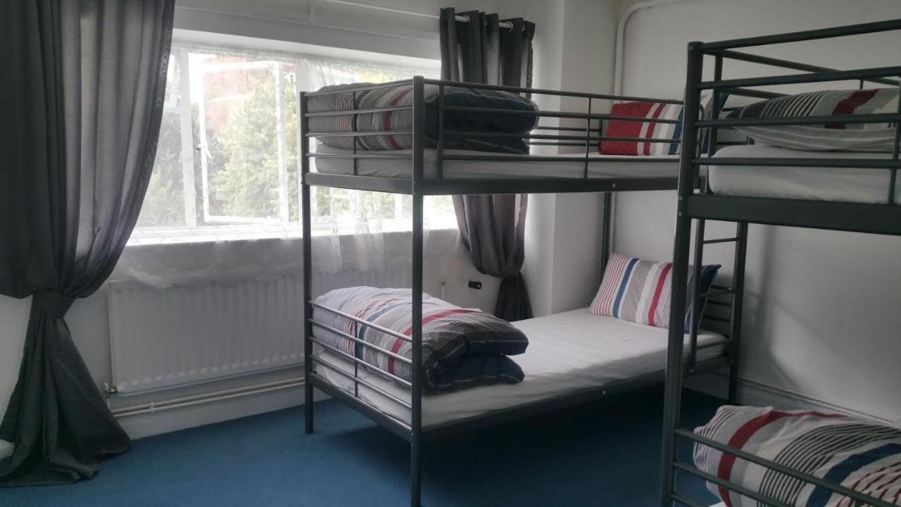 The Queens Hostel London Exterior photo
